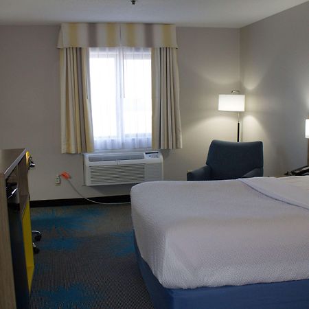 Days Inn By Wyndham Colby Buitenkant foto
