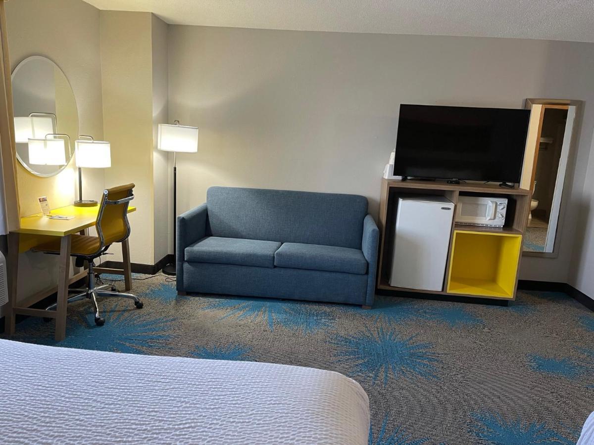 Days Inn By Wyndham Colby Buitenkant foto