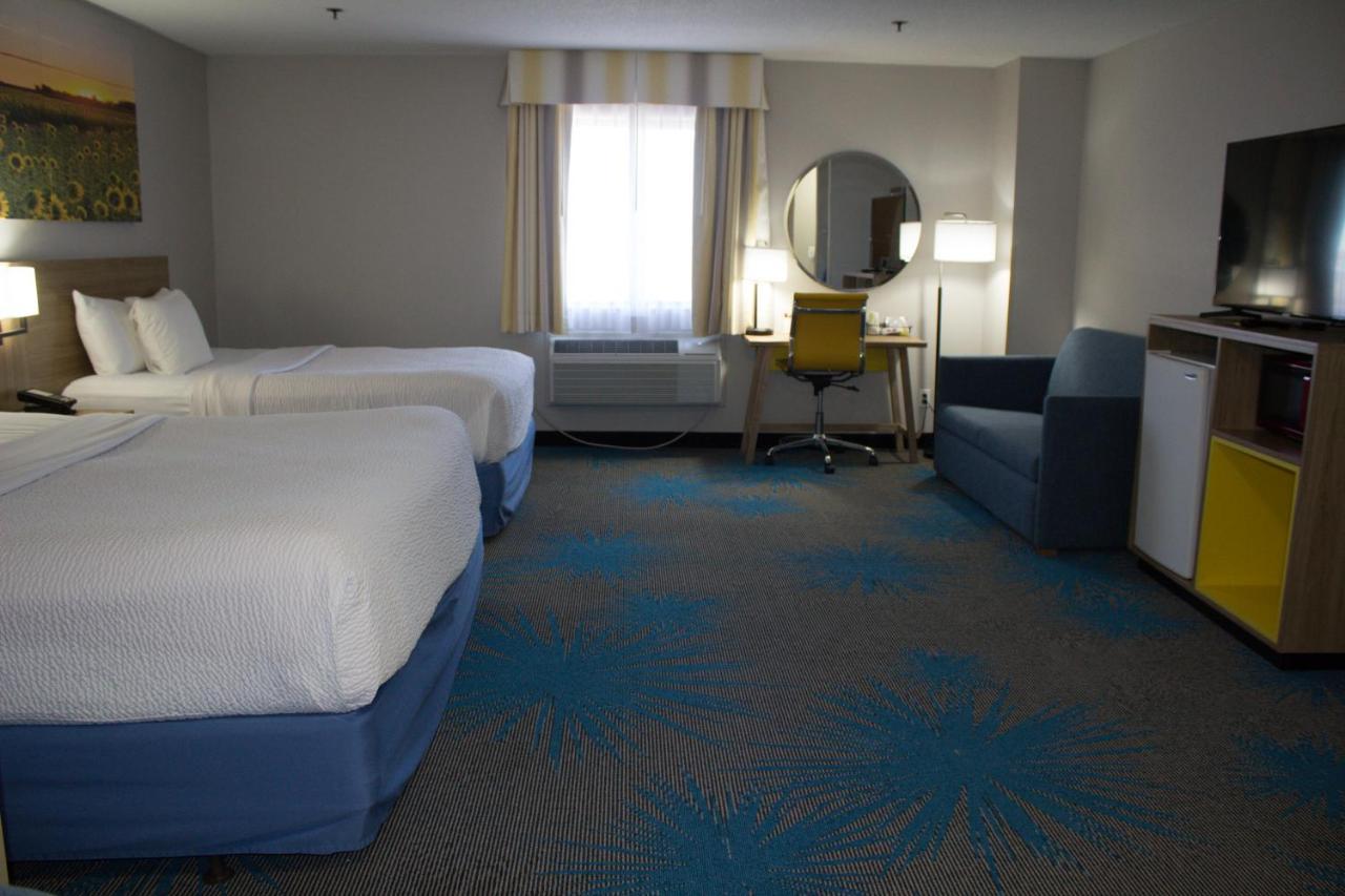 Days Inn By Wyndham Colby Buitenkant foto