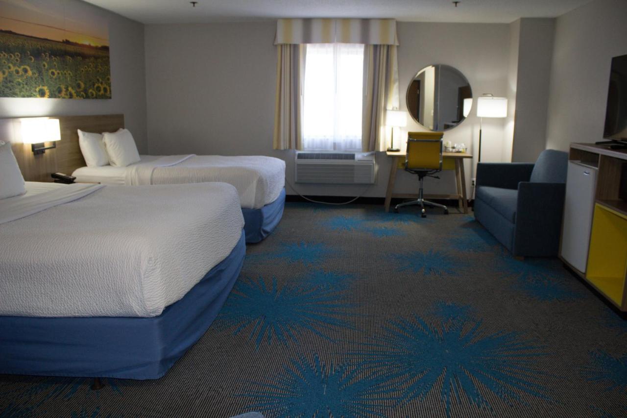 Days Inn By Wyndham Colby Buitenkant foto