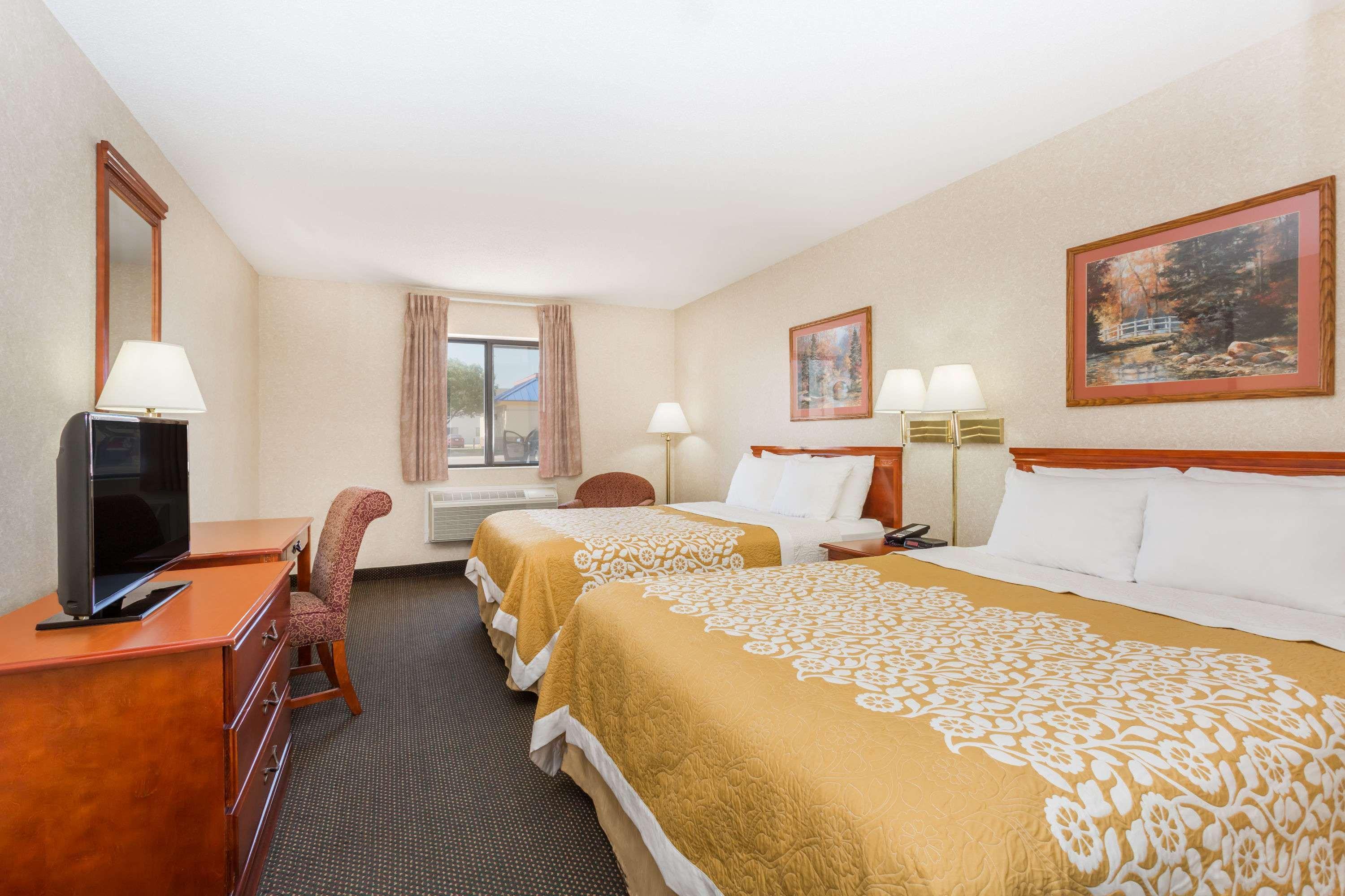 Days Inn By Wyndham Colby Buitenkant foto