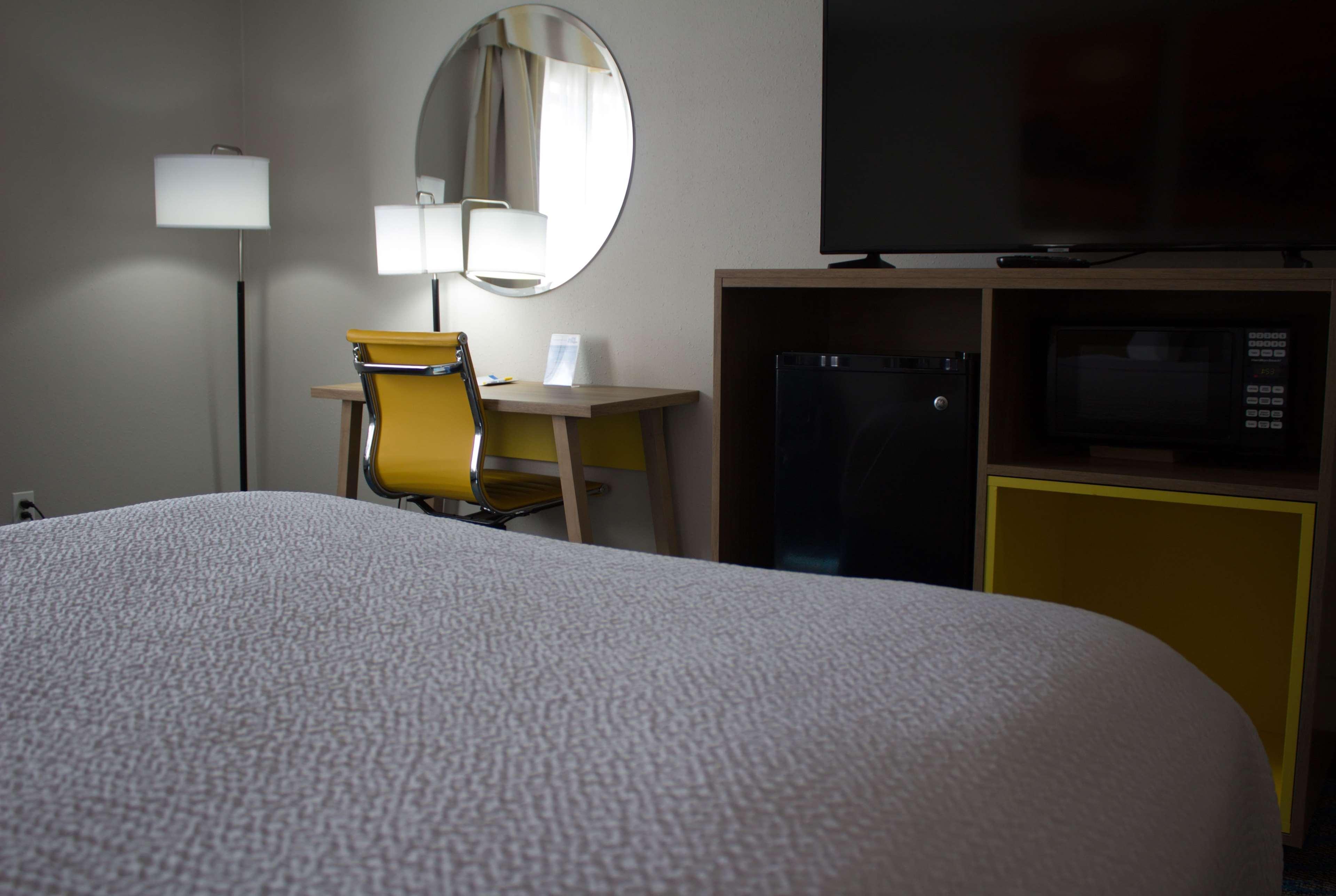 Days Inn By Wyndham Colby Buitenkant foto